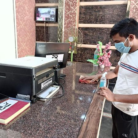 Hotel Prakash Regency Hapur Bagian luar foto