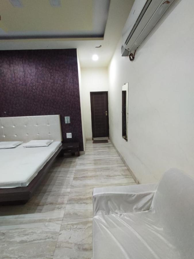 Hotel Prakash Regency Hapur Bagian luar foto