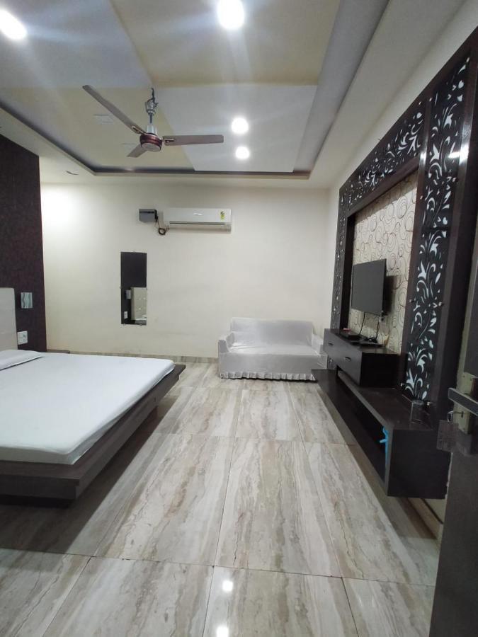 Hotel Prakash Regency Hapur Bagian luar foto