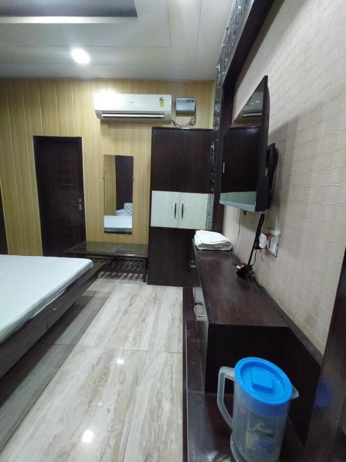 Hotel Prakash Regency Hapur Bagian luar foto