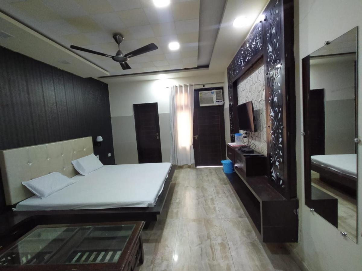 Hotel Prakash Regency Hapur Bagian luar foto