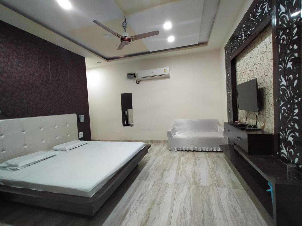 Hotel Prakash Regency Hapur Bagian luar foto