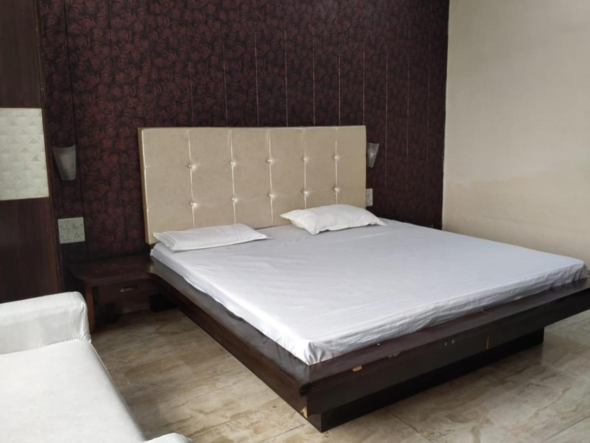 Hotel Prakash Regency Hapur Bagian luar foto