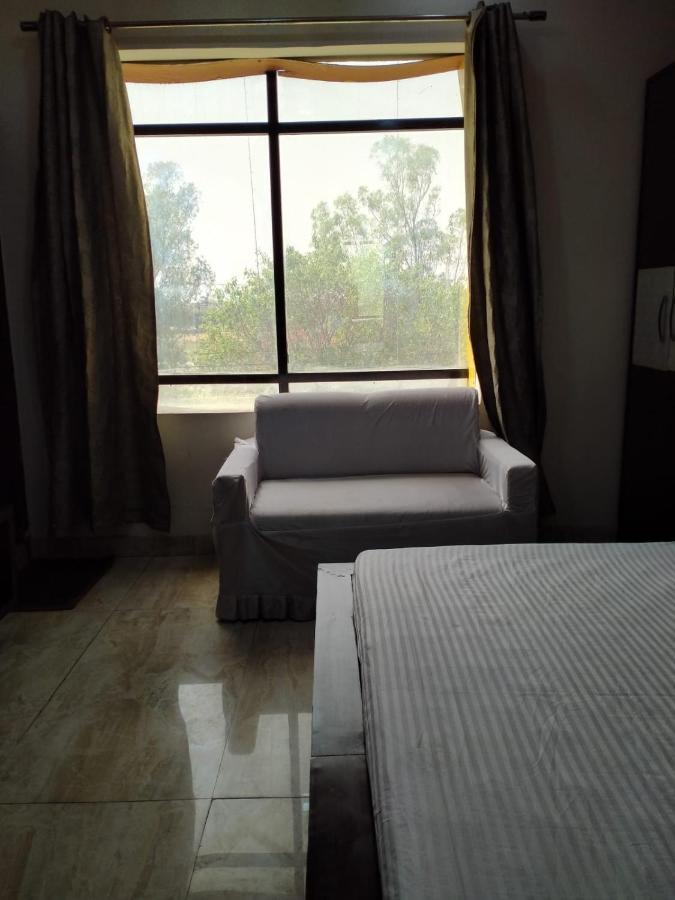 Hotel Prakash Regency Hapur Bagian luar foto