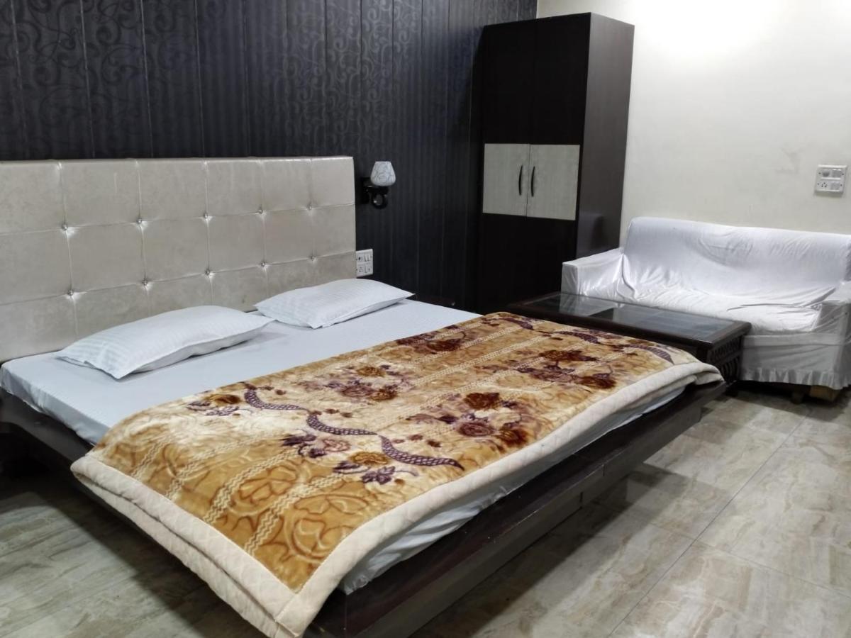 Hotel Prakash Regency Hapur Bagian luar foto