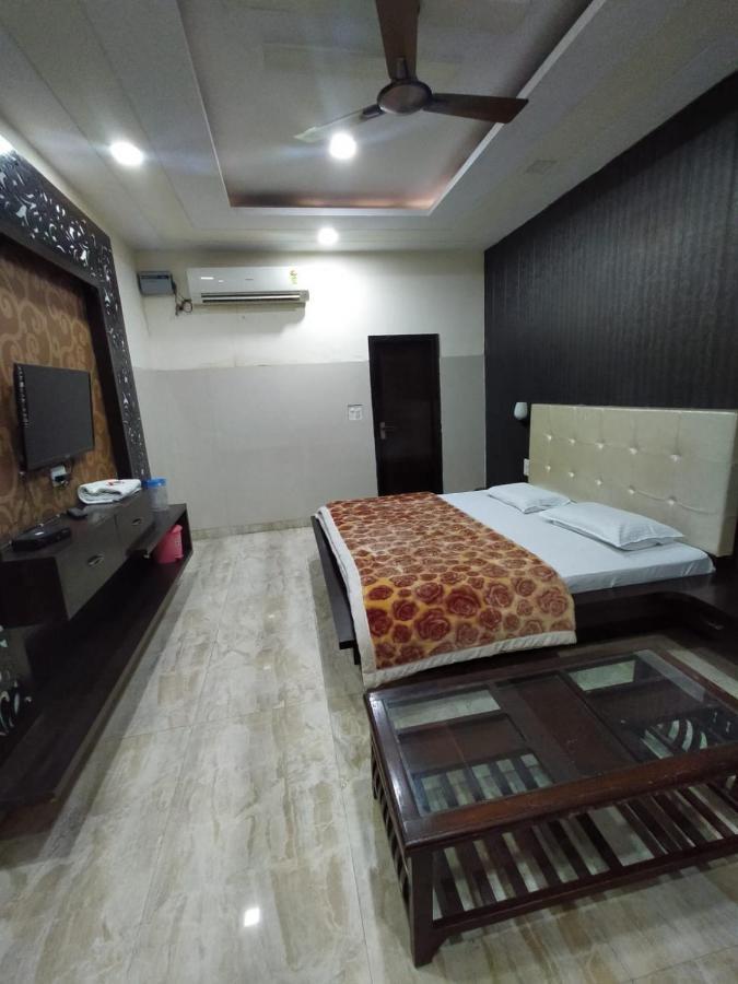 Hotel Prakash Regency Hapur Bagian luar foto