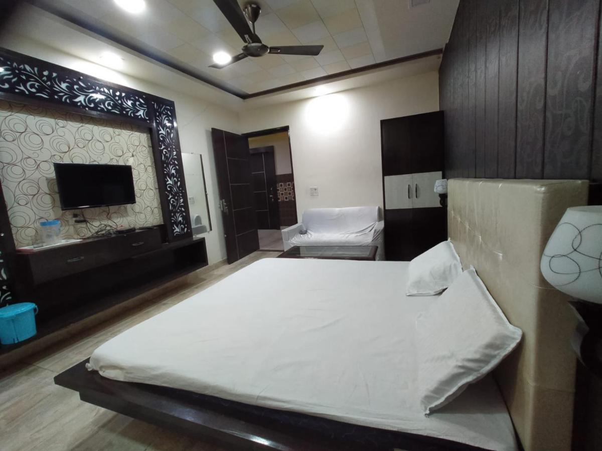 Hotel Prakash Regency Hapur Bagian luar foto