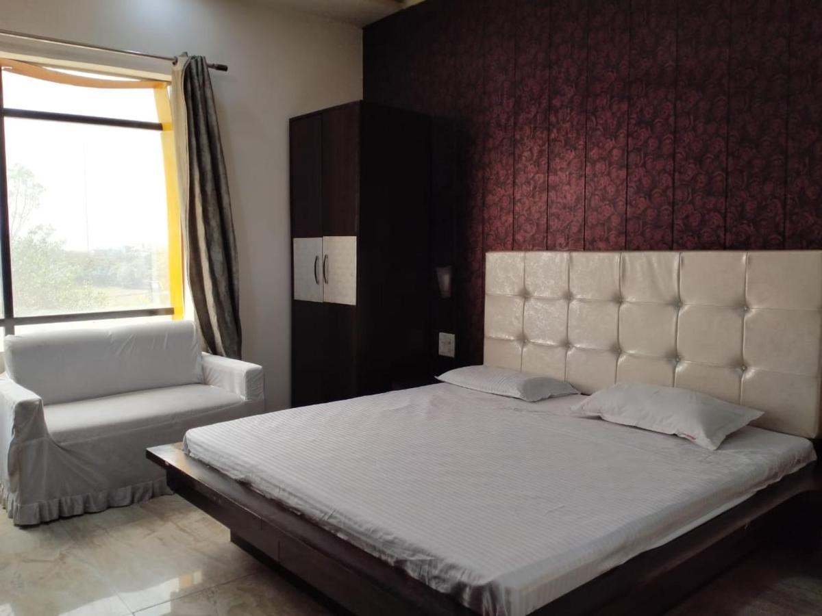 Hotel Prakash Regency Hapur Bagian luar foto
