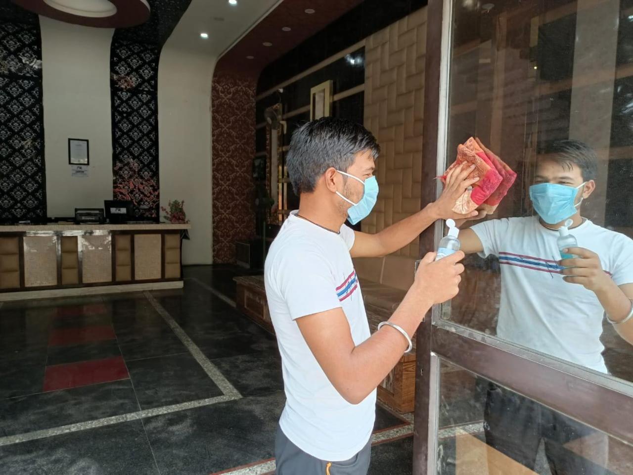 Hotel Prakash Regency Hapur Bagian luar foto