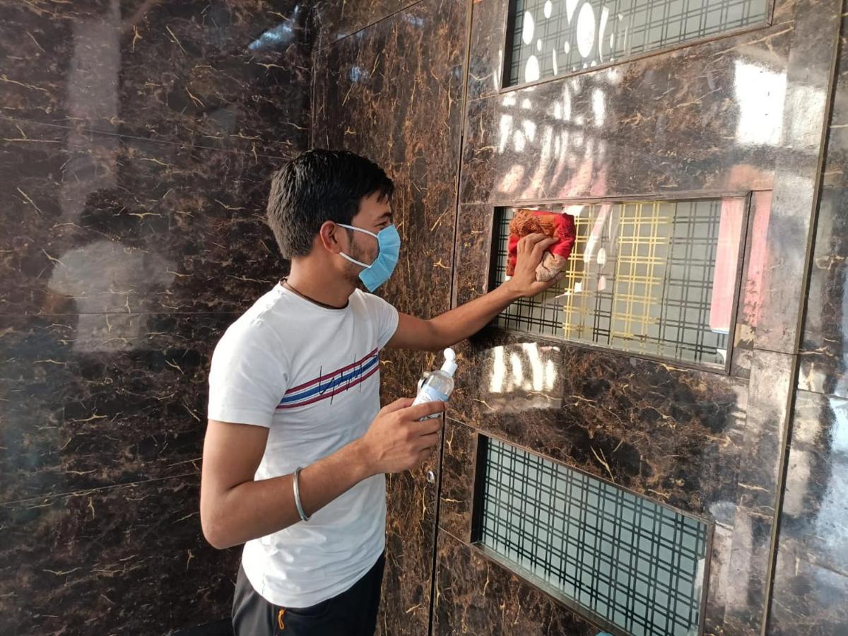 Hotel Prakash Regency Hapur Bagian luar foto