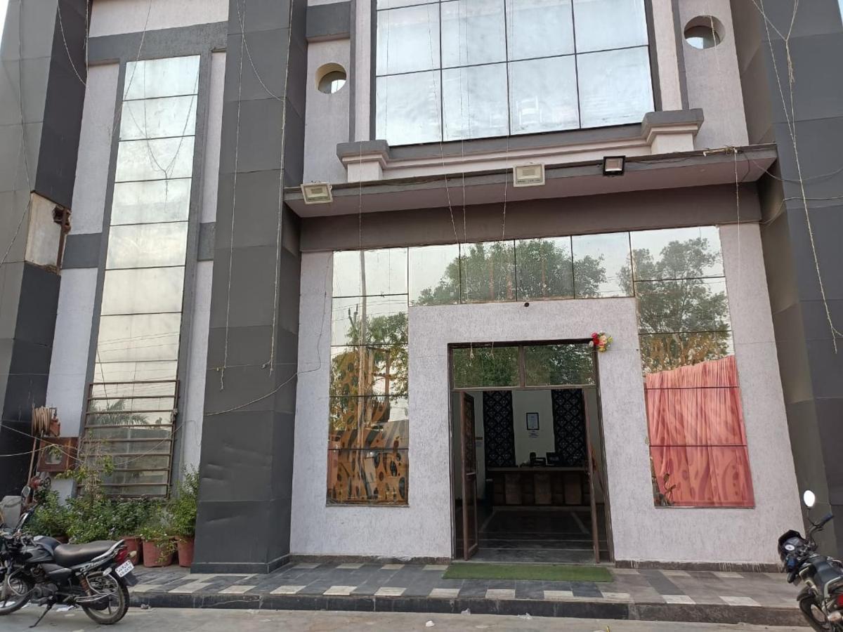 Hotel Prakash Regency Hapur Bagian luar foto
