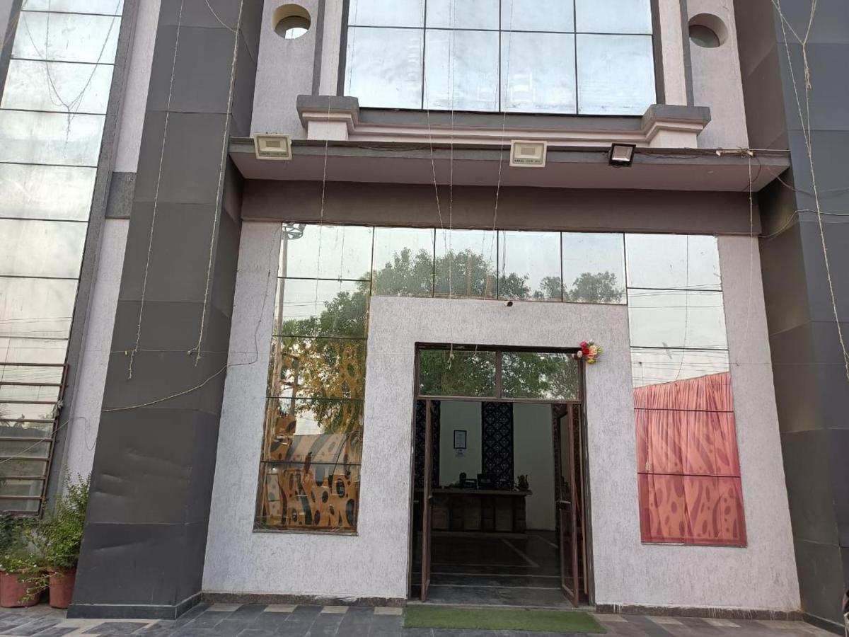 Hotel Prakash Regency Hapur Bagian luar foto